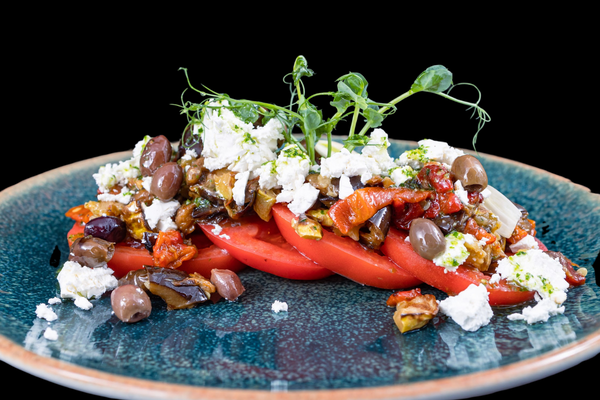 РОЗОВ ДОМАТ И ПЕЧЕНИ ЗЕЛЕНЧУЦИ